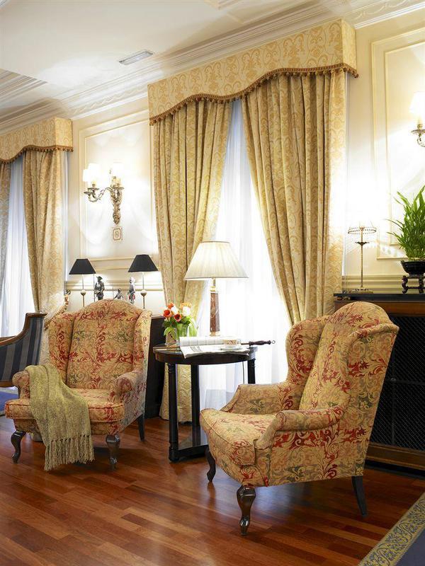 Carlos V Hotel Madrid