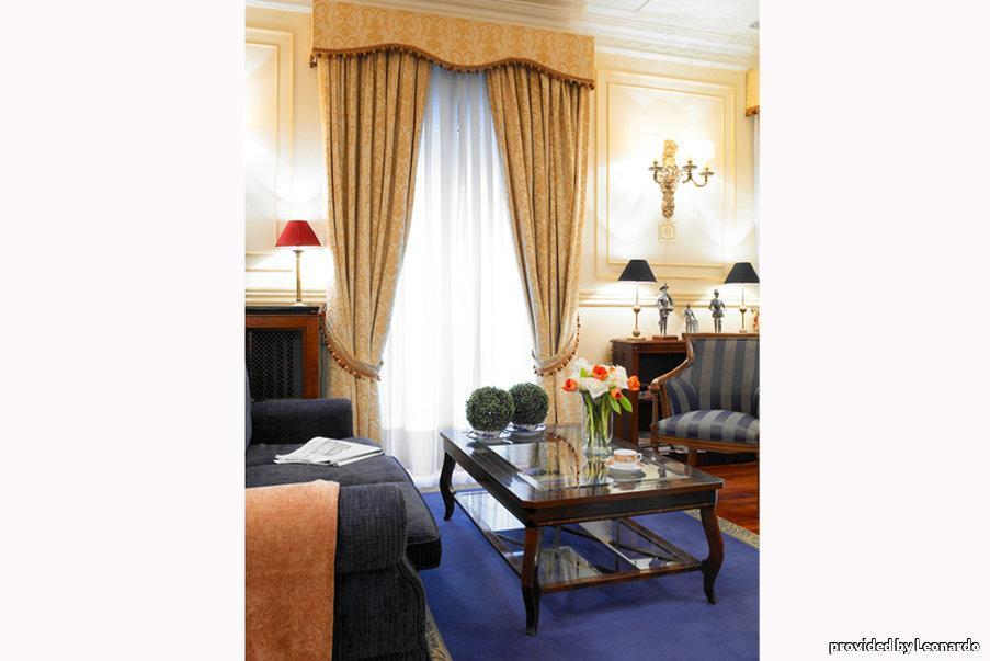 Carlos V Hotel
