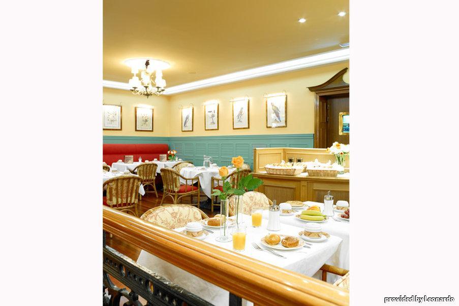 Carlos V Hotel 3*