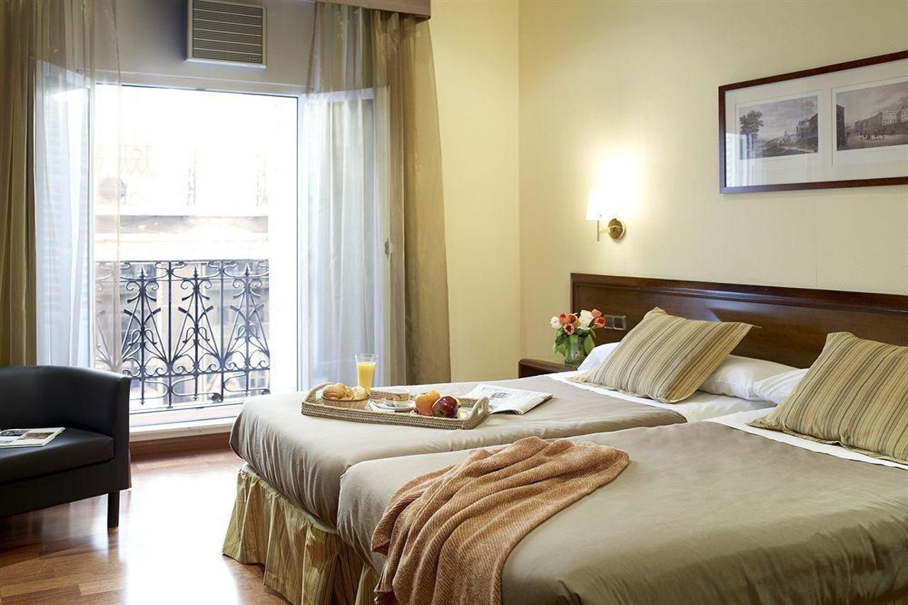 Carlos V Hotel 3*