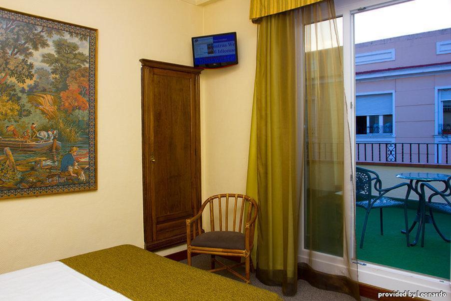Carlos V Hotel Madrid